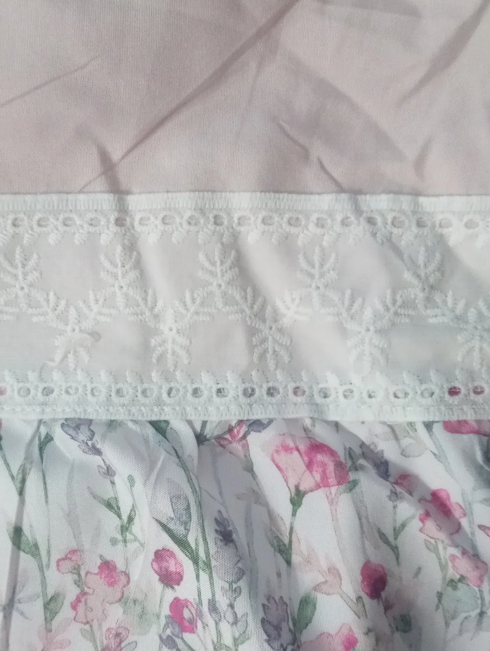 Light Pink Floral Ruffled 8 Piece Queen New In Package $129 Comforter Set